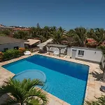 Casa Com Piscina Em Porto Das Dunas By Carpediem