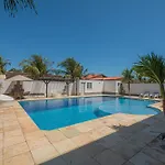 Casa Com Piscina Em Porto Das Dunas By Carpediem