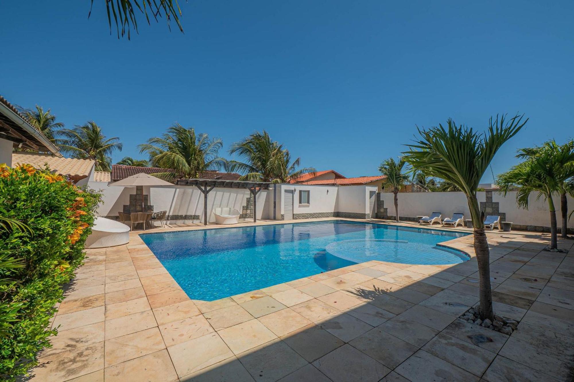 Casa Com Piscina Em Porto Dunas By Carpediem